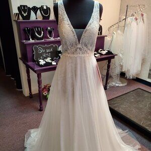 Clarisse 600206 Size 8 Ivory Lace/Tulle Bridal Gown Wedding Dress